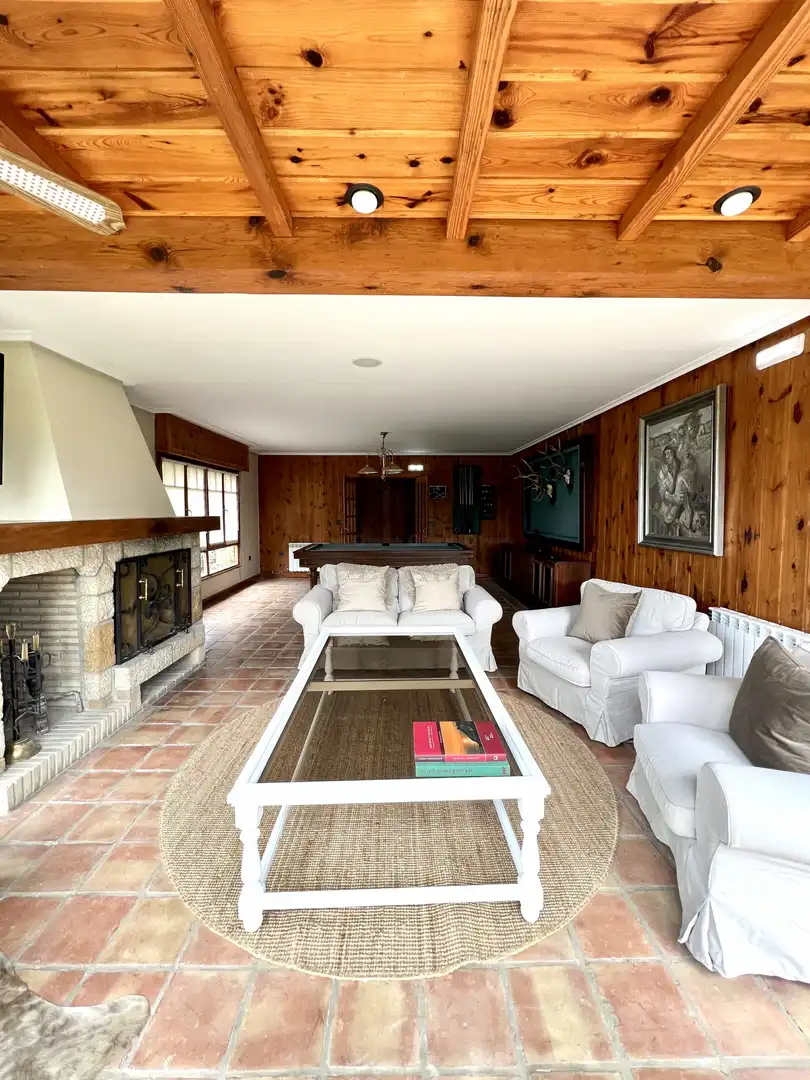 Sala de estar de Casa o chalet en venta en Piloña con Calefacción y Jardín privado