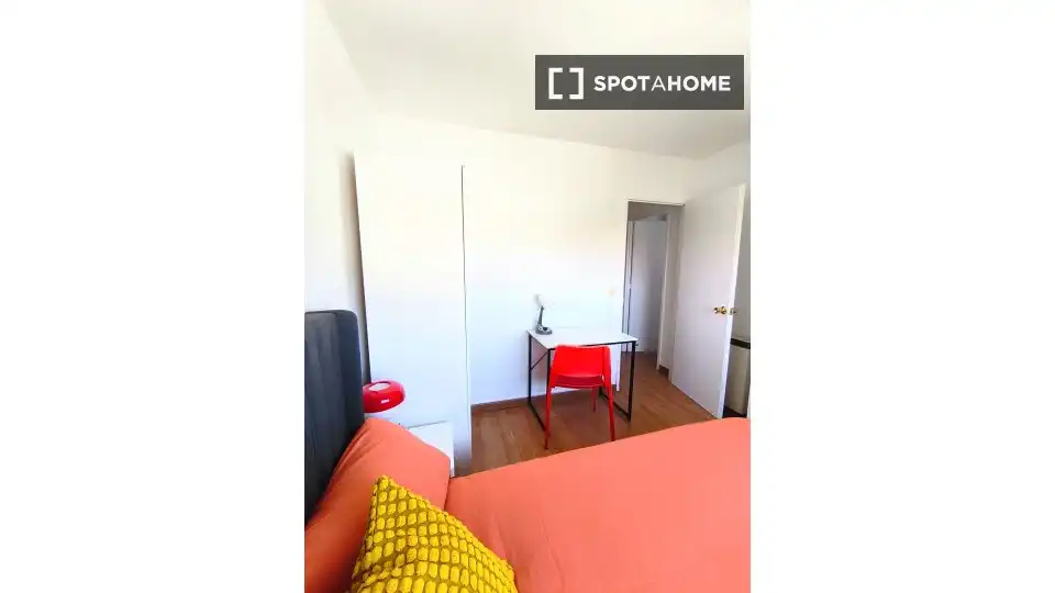 Schlafzimmer von Wohnung zur untervermieten in Madrid mit Klimaanlage, Heizung und Terrasse