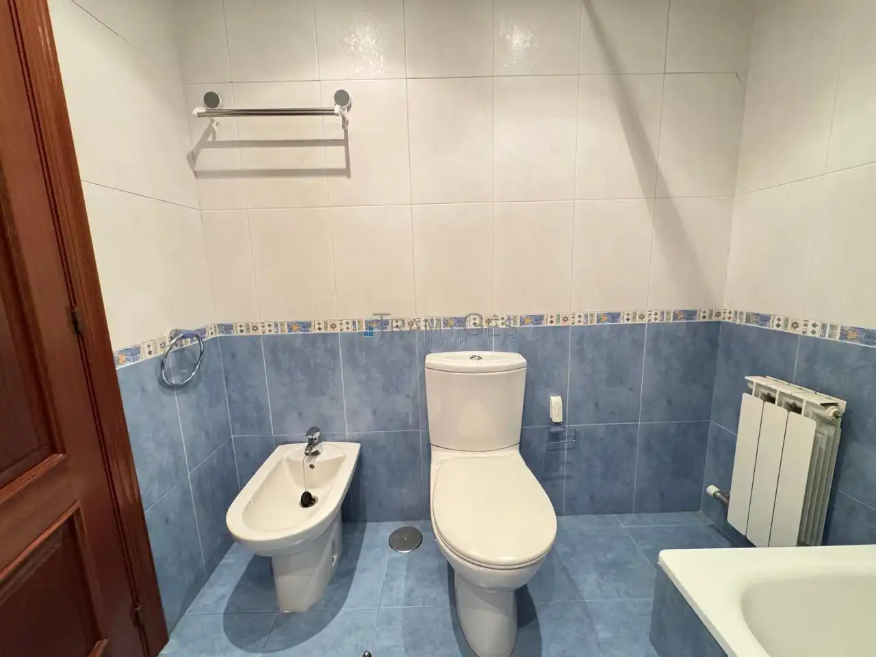 Bathroom of Flat for sale in Vigo   with Heating, Parquet flooring and Storage room