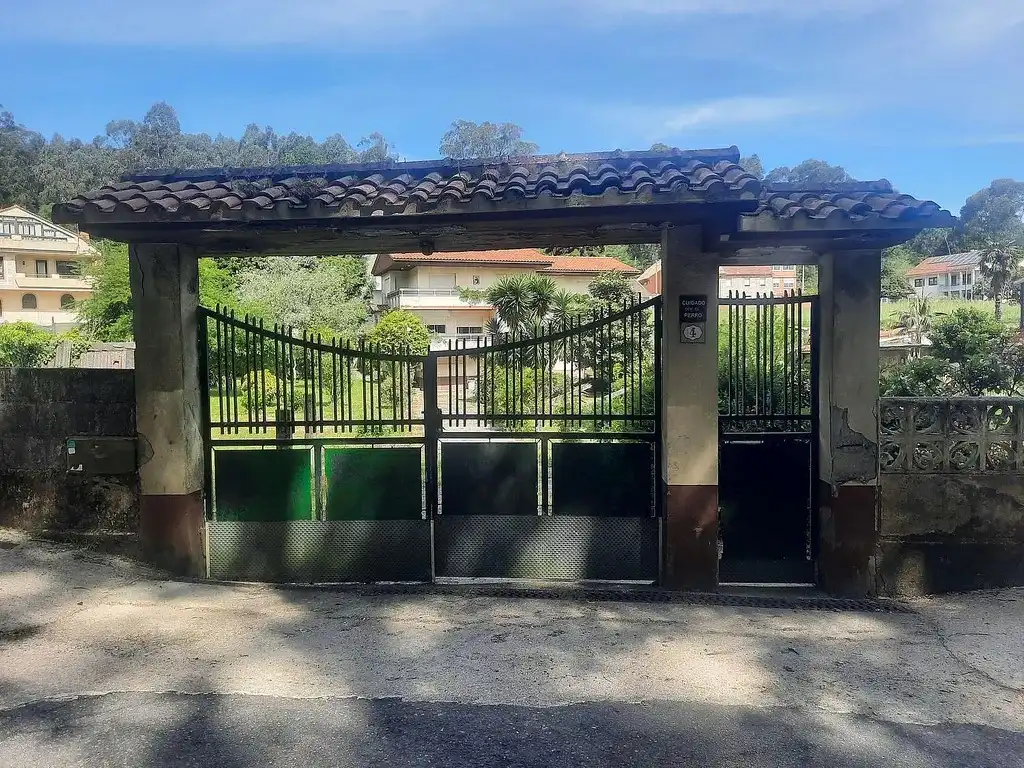 Vista exterior de Casa o chalet en venta en Vigo  con Jardín privado, Parquet y Terraza