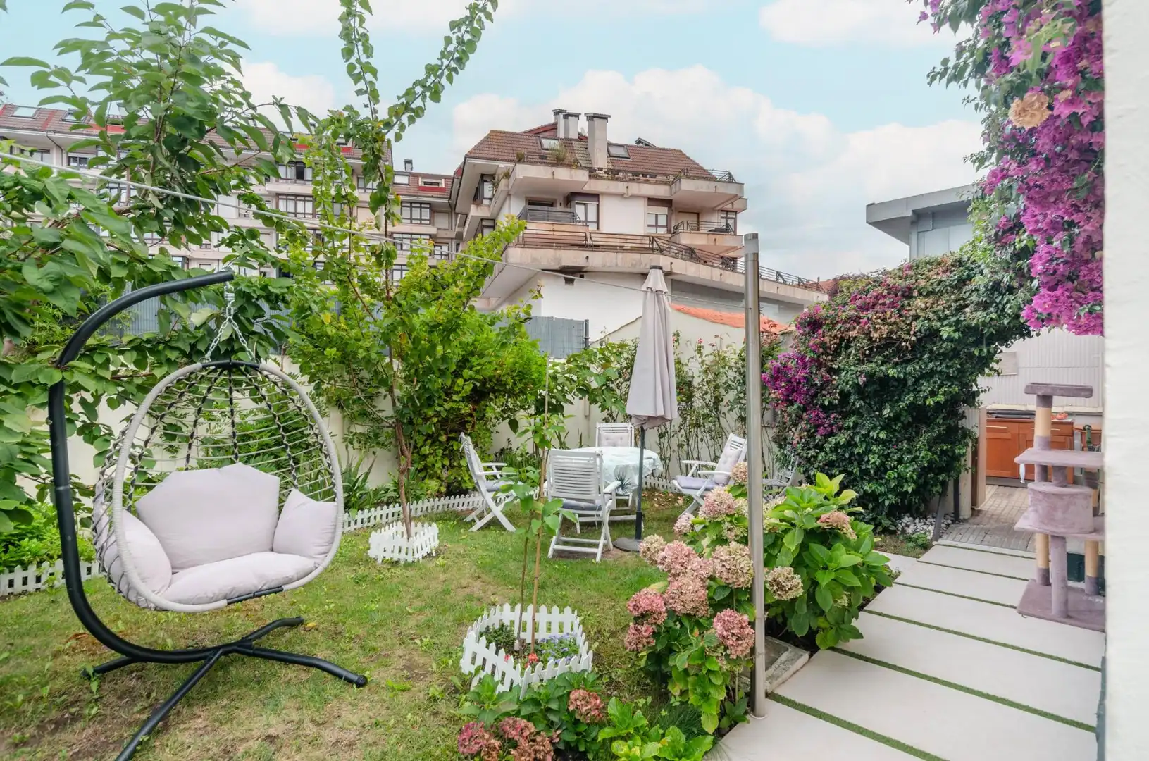 Terrassa de Casa o xalet en venda en Gijón  amb Aire condicionat, Calefacció i Jardí privat