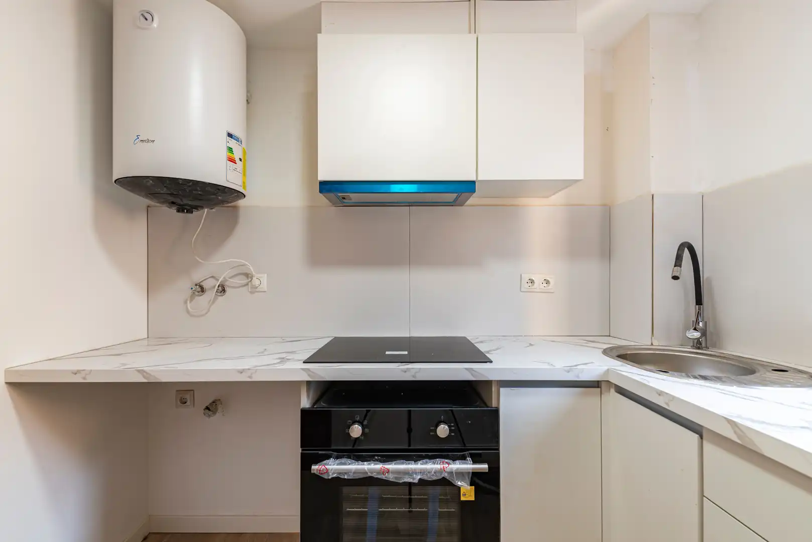 Kitchen of Flat for sale in Badalona  with Air Conditioner, Heating and Parquet flooring