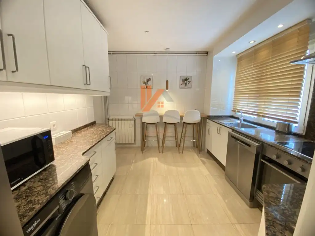 Flat for rent in Rua Santiago Del Estero (De), 7, Ensanche - Sar