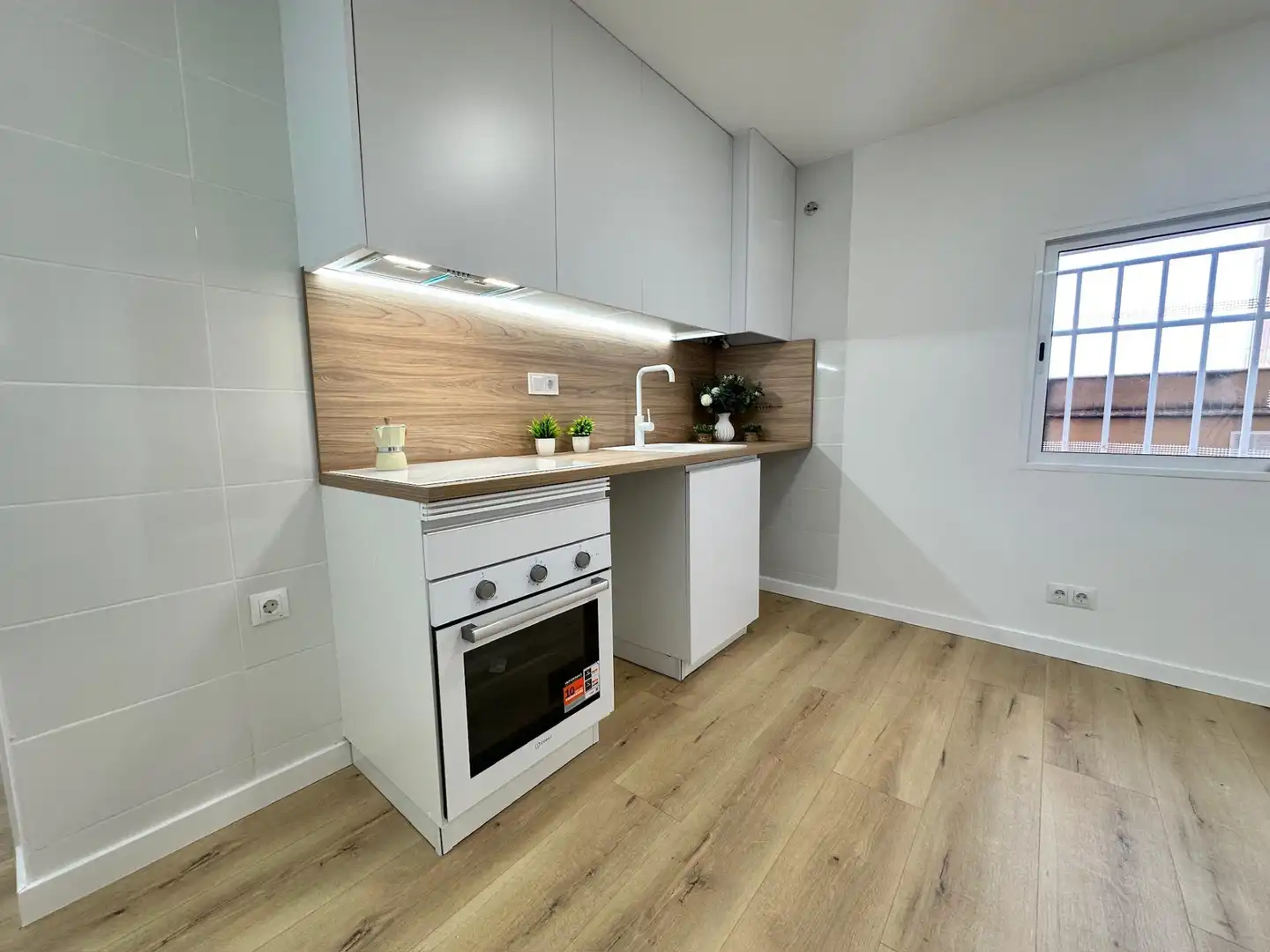 Cocina de Apartamento en venta en Barcelona con Alarma