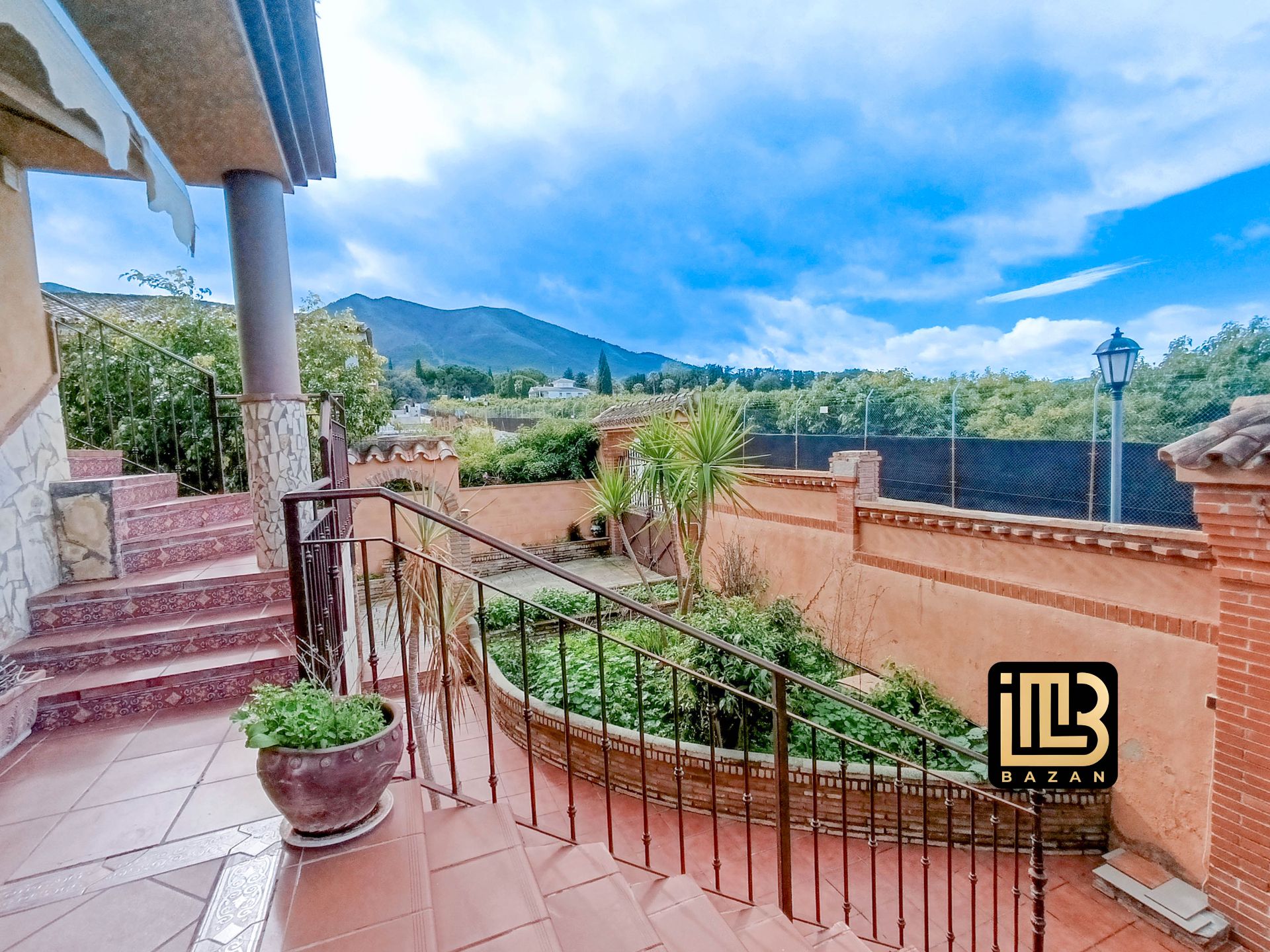 Terrassa de Casa o xalet en venda en Alhaurín El Grande amb Jardí privat, Terrassa i Traster