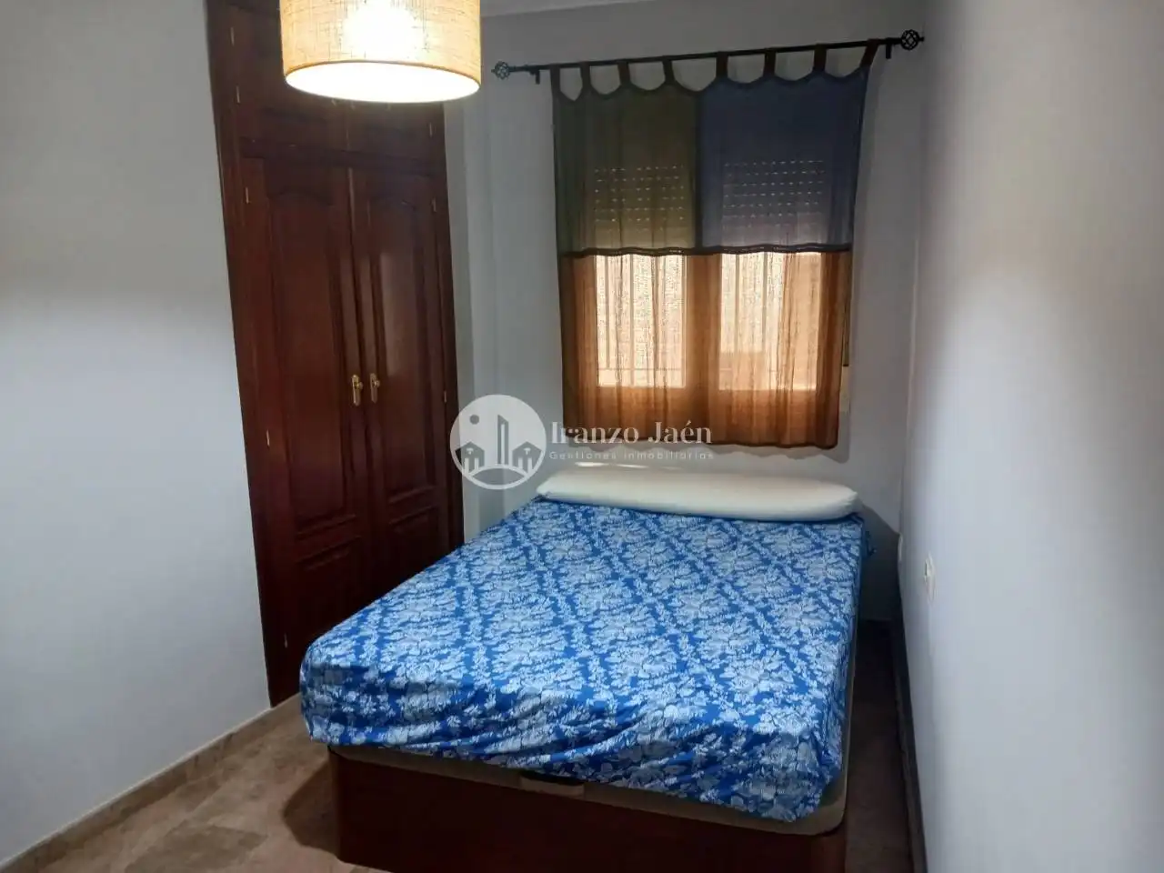 Schlafzimmer von Wohnungen zur Miete in Jaén mit Klimaanlage und Möbliert