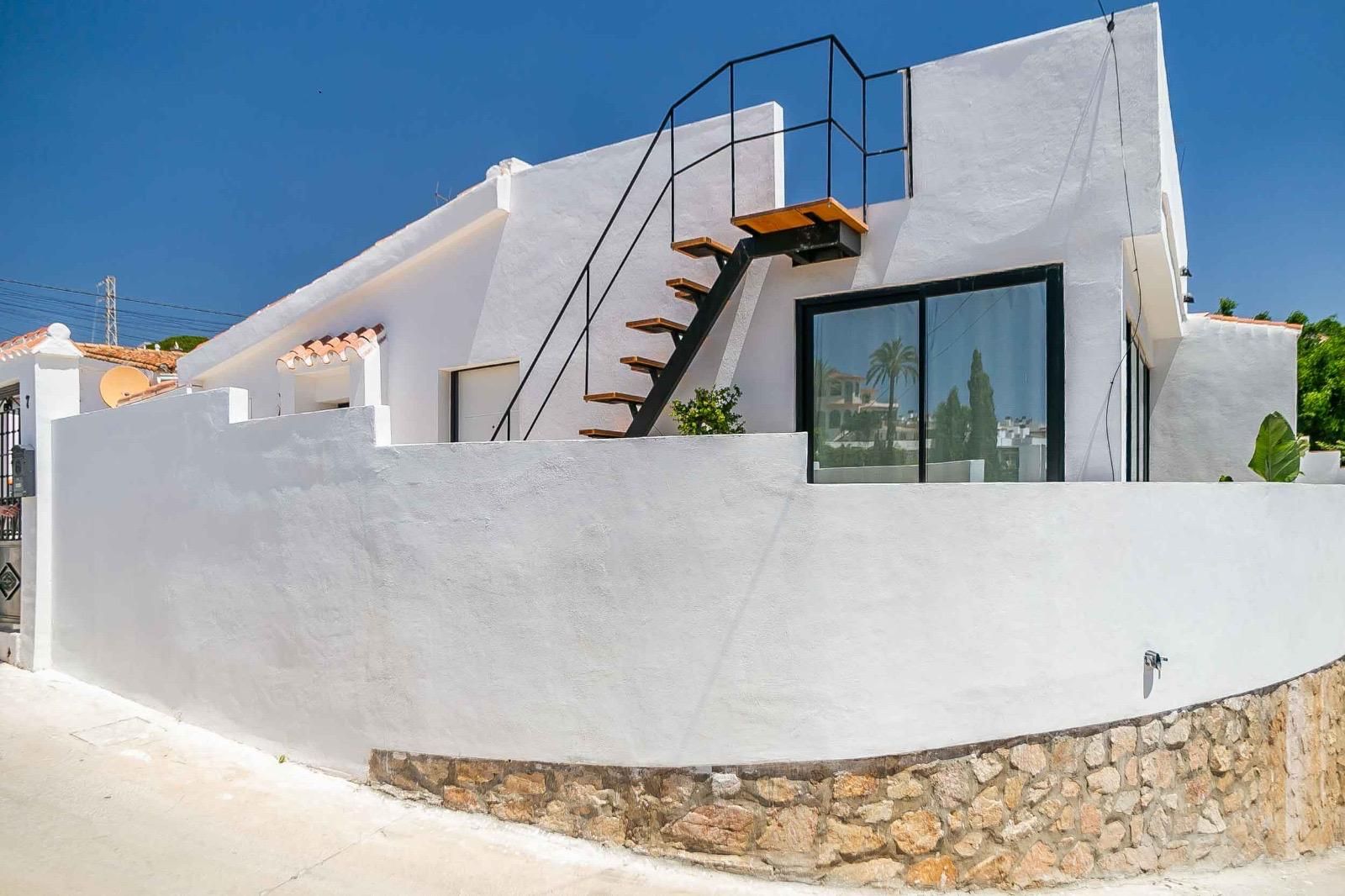 Exterior view of House or chalet for sale in Fuengirola  with Air Conditioner, Furnished and Oven