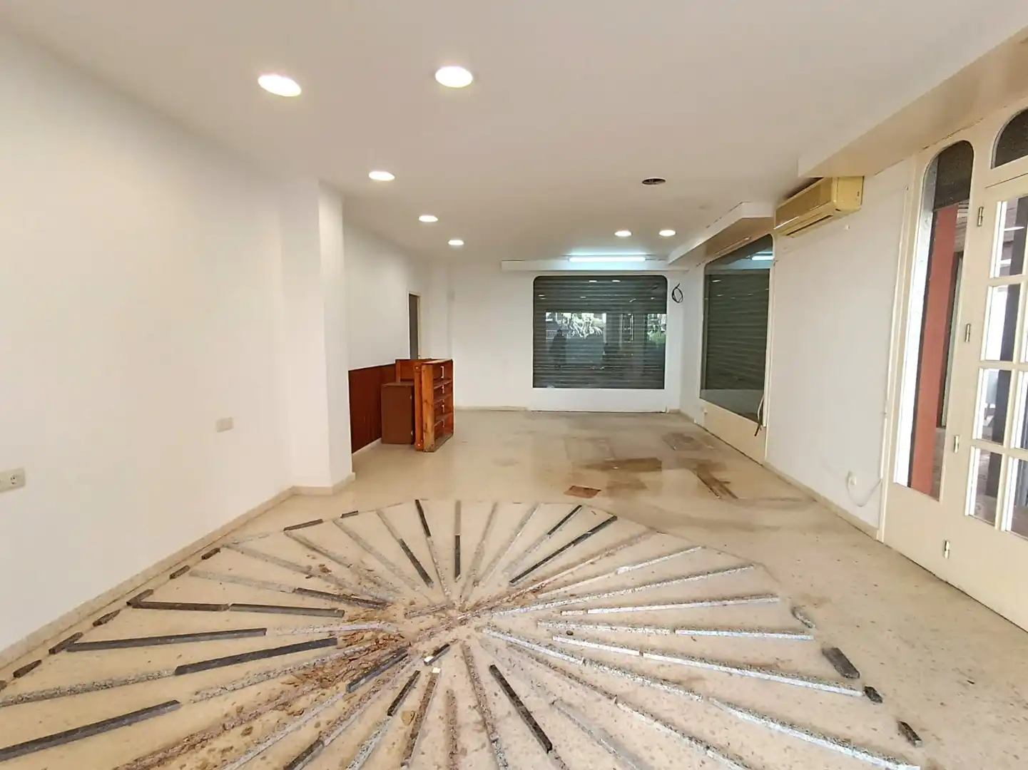 Commercial properties for sale in Martorell  with Air Conditioner