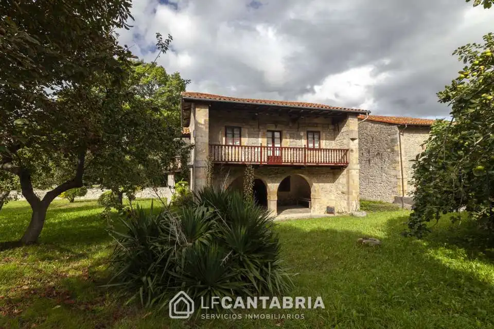 Casa en venta en Corvera de Toranzo