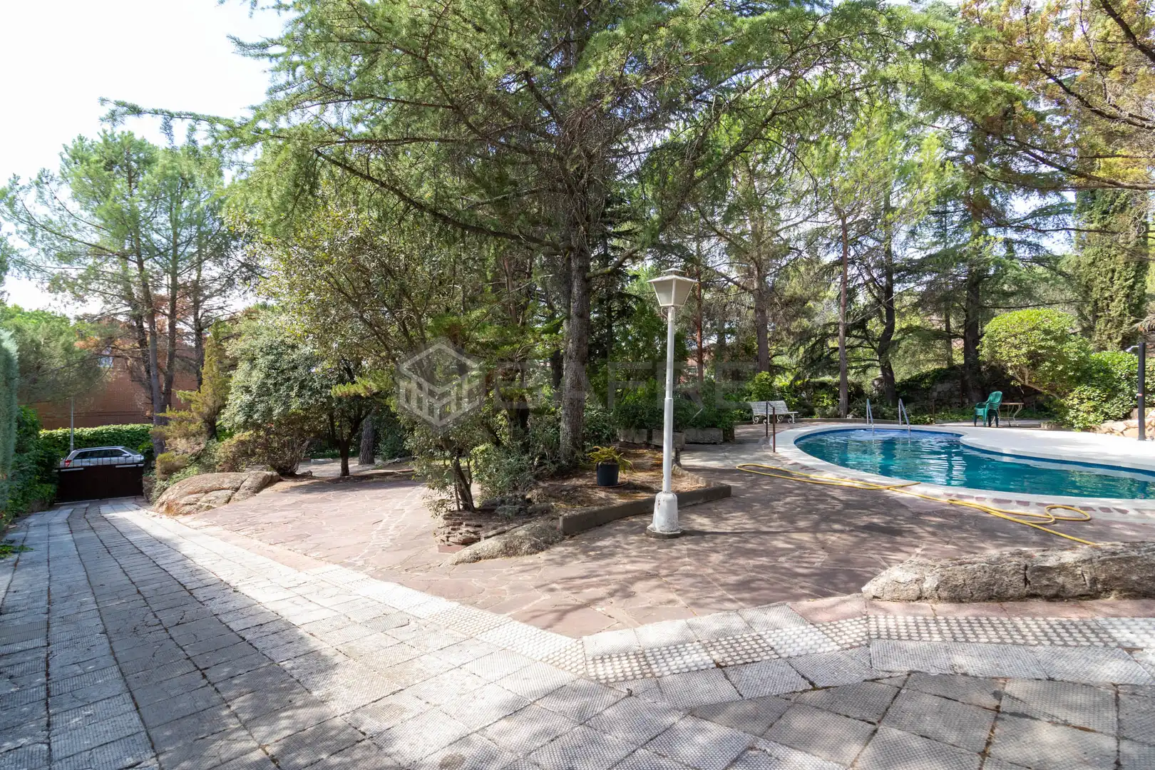 Piscina de Casa o xalet en venda en Torrelodones amb Calefacció, Jardí privat i Parquet