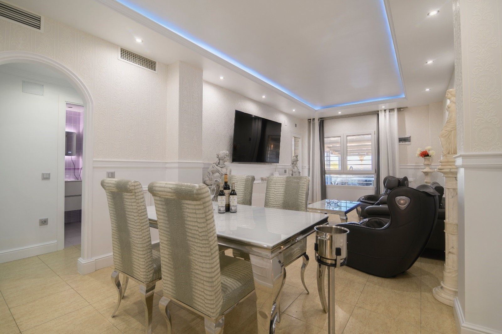 Apartment for sale in  Av. de Argentina, 24, Barriada Río San Pedro