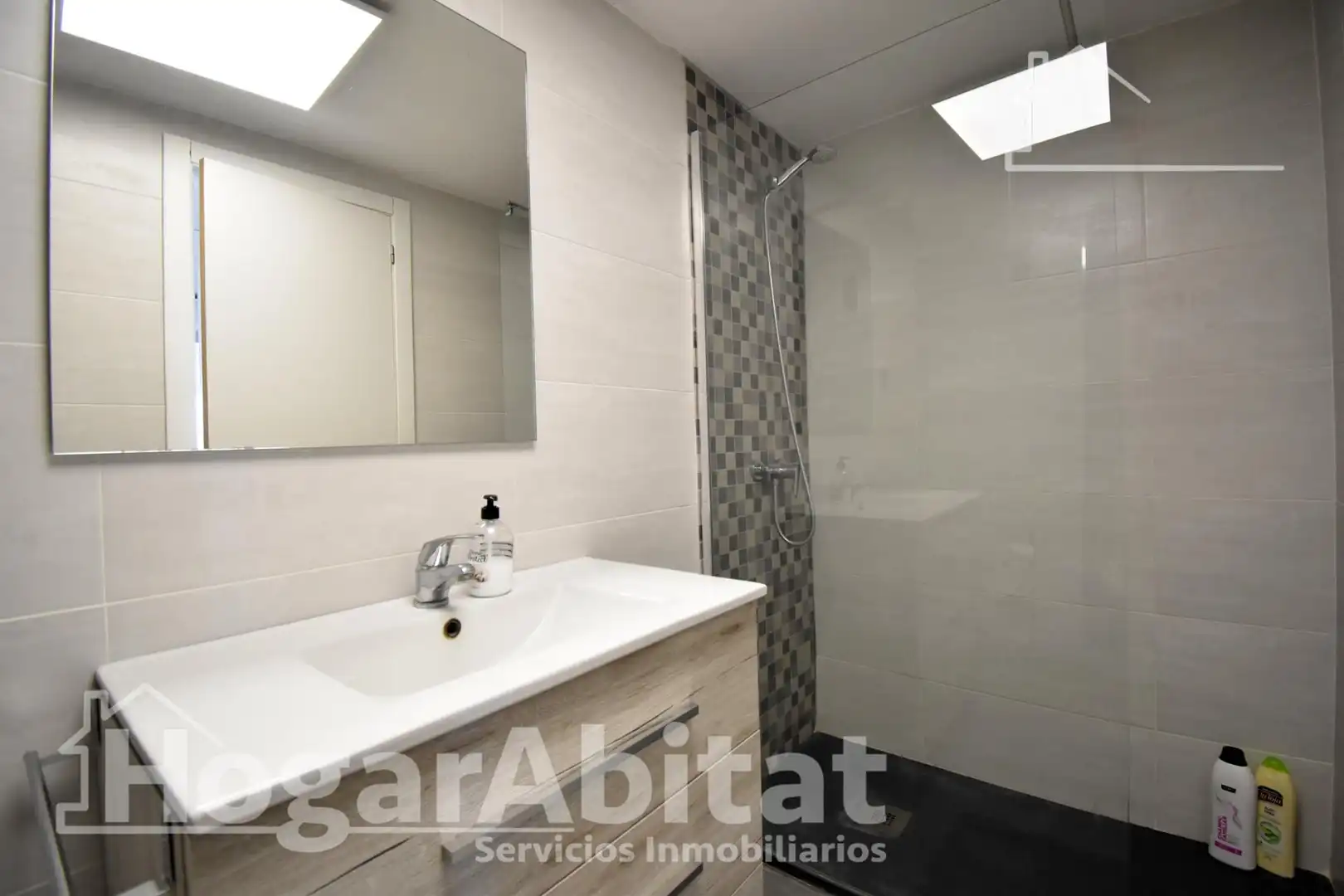 Bathroom of Flat for sale in Miramar  with Air Conditioner, Terrace and Balcony
