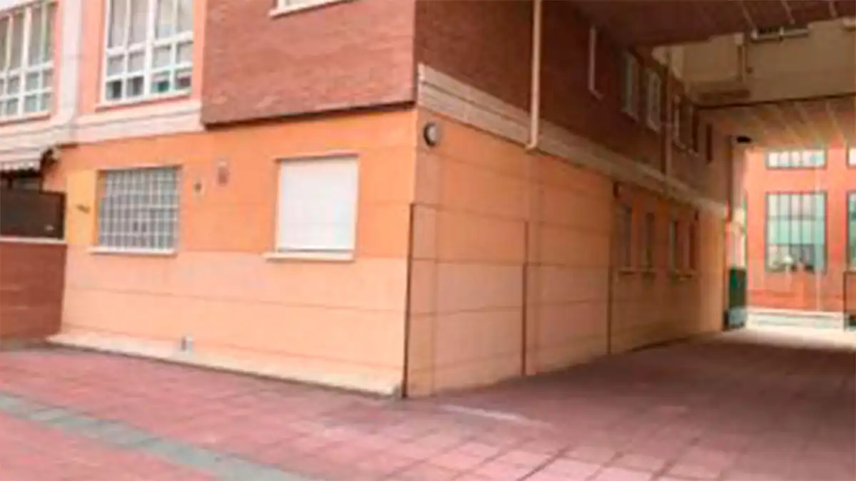 Vista exterior de Local en venta en Palencia
