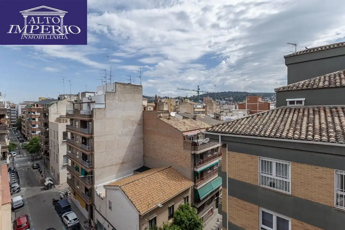Piso con ascensor en venta en Calle MARQUES DE MONDEJAR, imagen 4