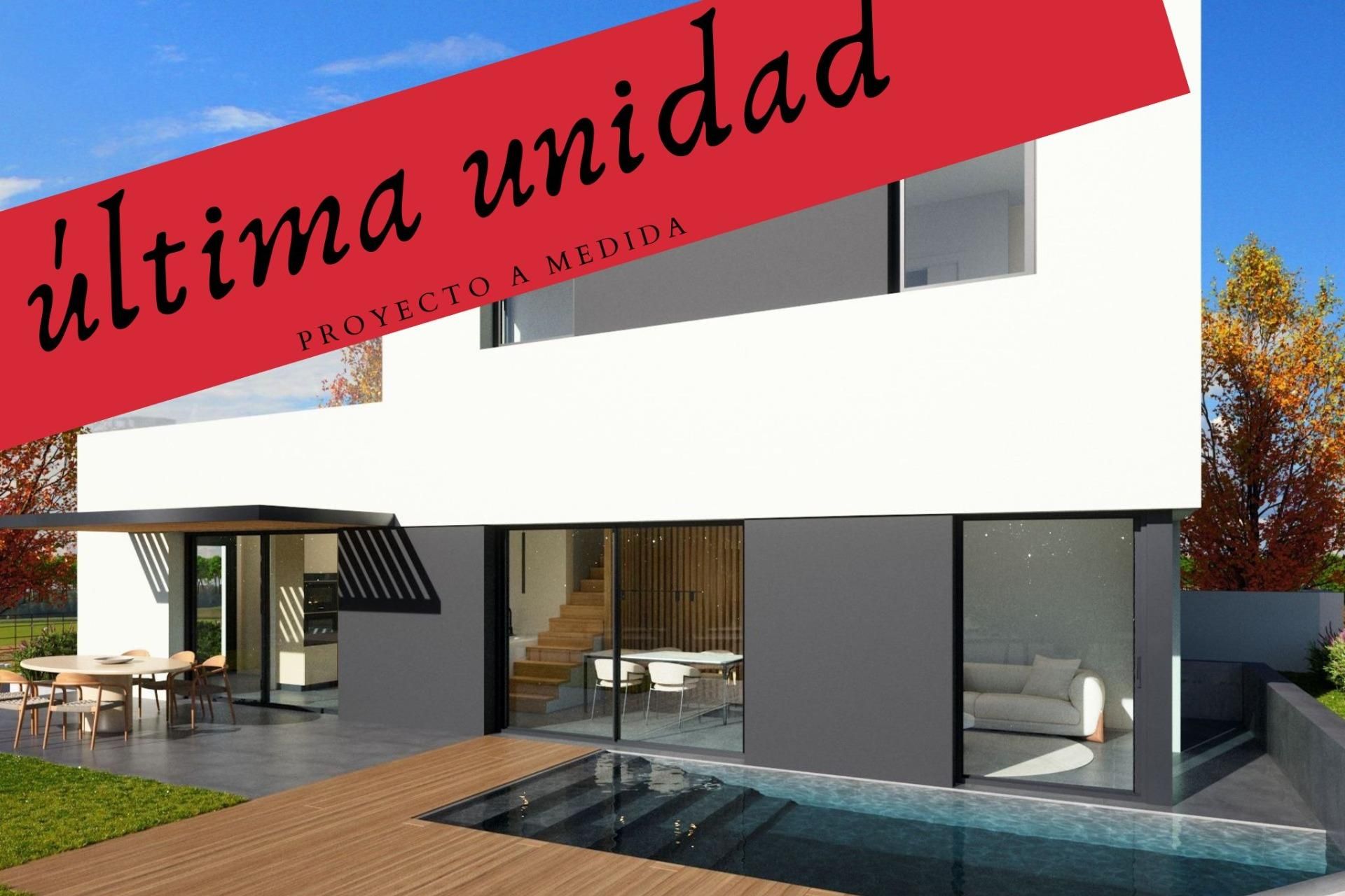 Casa adosada en venda a Poble