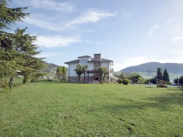Casa con jardín en venta en Valdés - Luarca