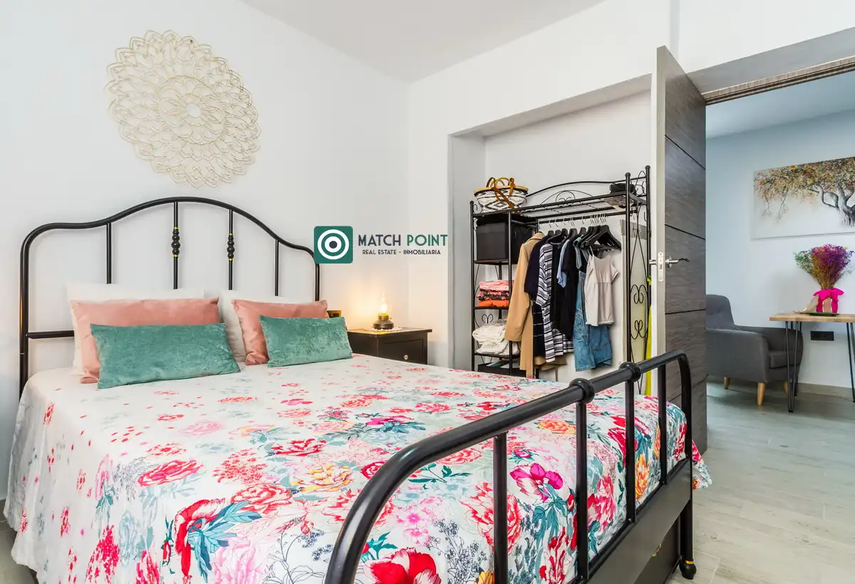 Habitación de Casa adosada en venta en Almuñécar con Amueblado