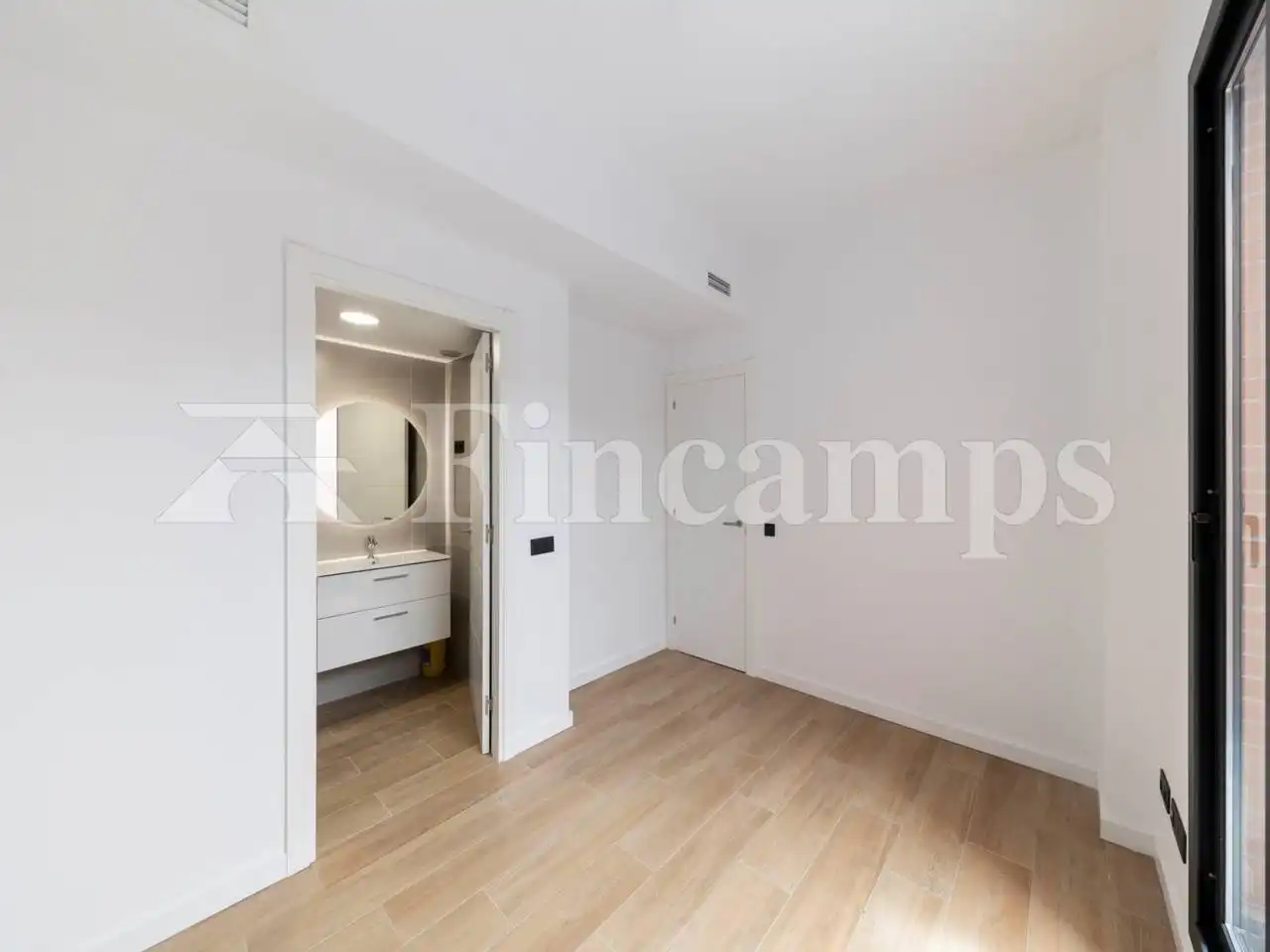 Bedroom of Flat for rent in Sabadell  with Air Conditioner, Heating and Storage room