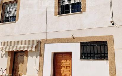 Vista exterior de Finca rústica en venda en Almodóvar del Río amb Piscina