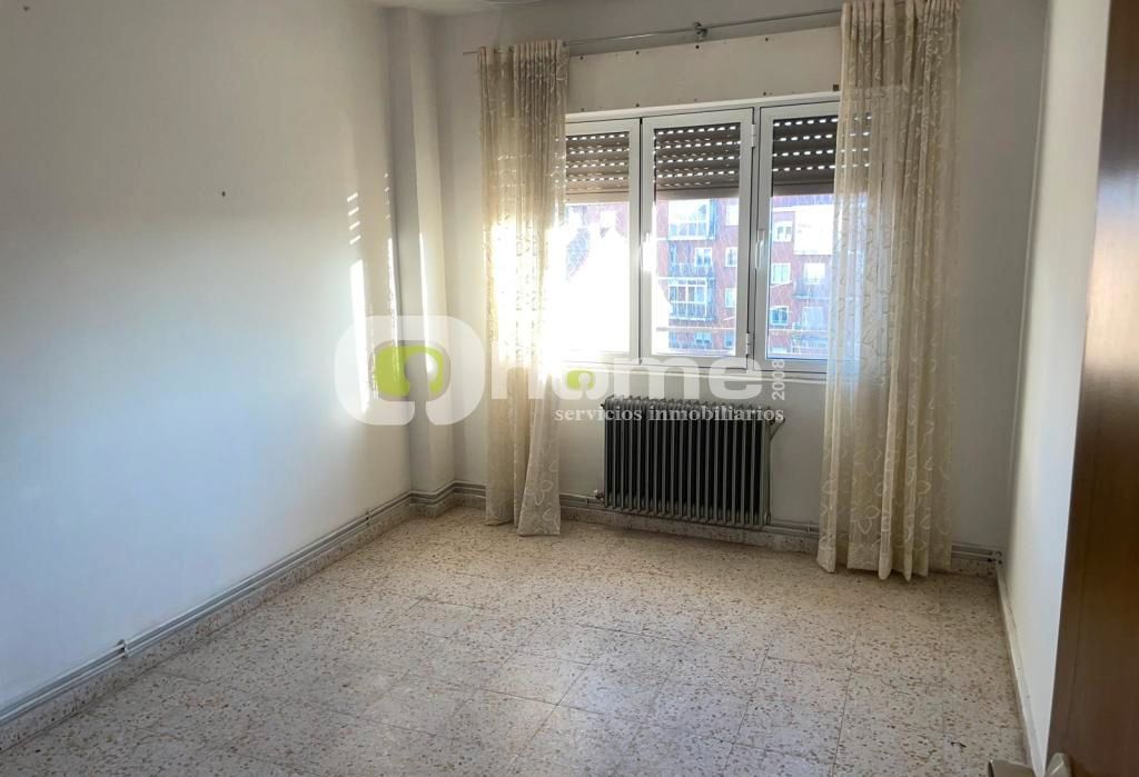 Bedroom of Flat for sale in Zamora Capital   with Balcony