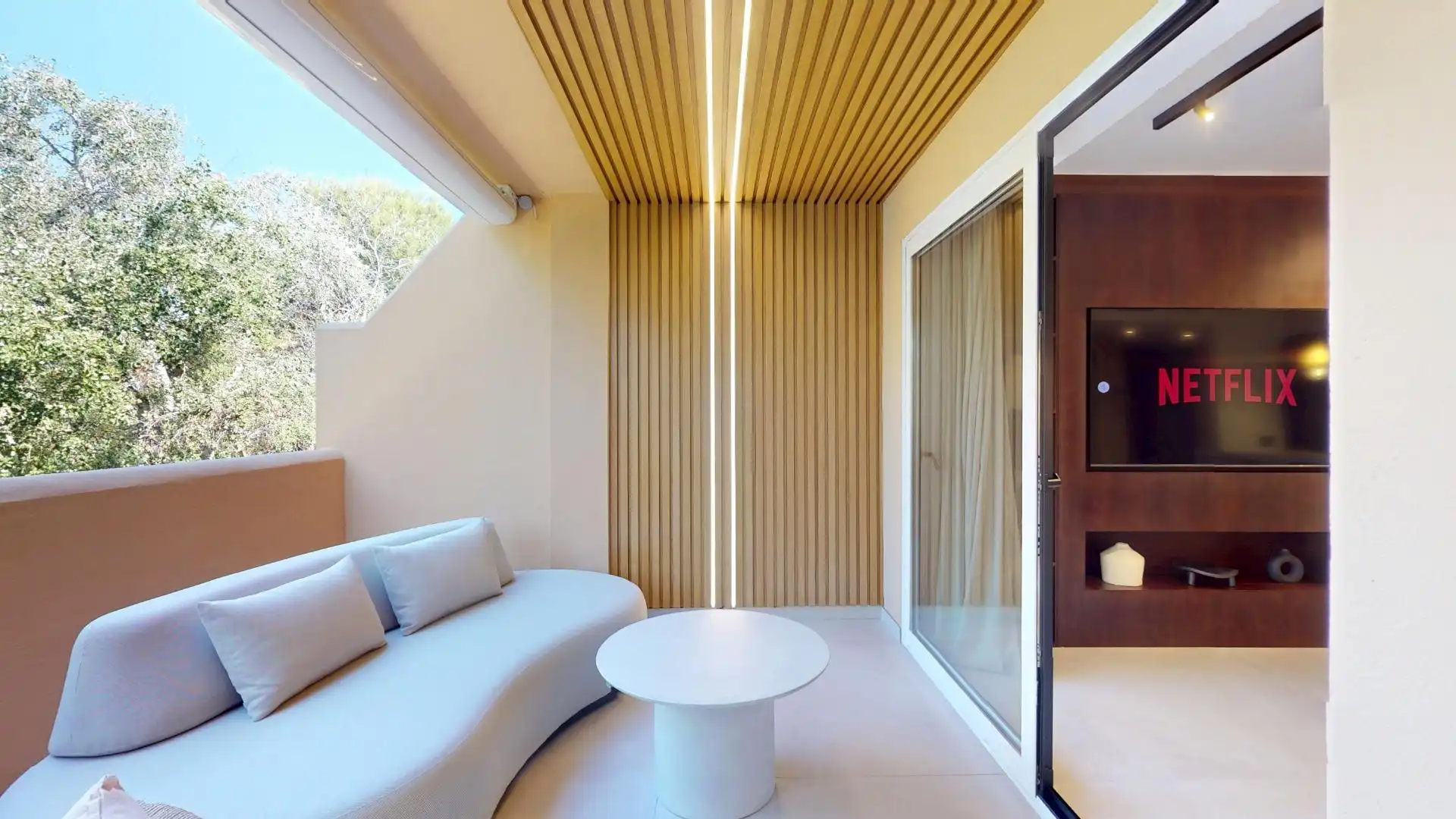 Sala d'estar de Pis en venda en Marbella amb Jardí privat, Terrassa i Balcó