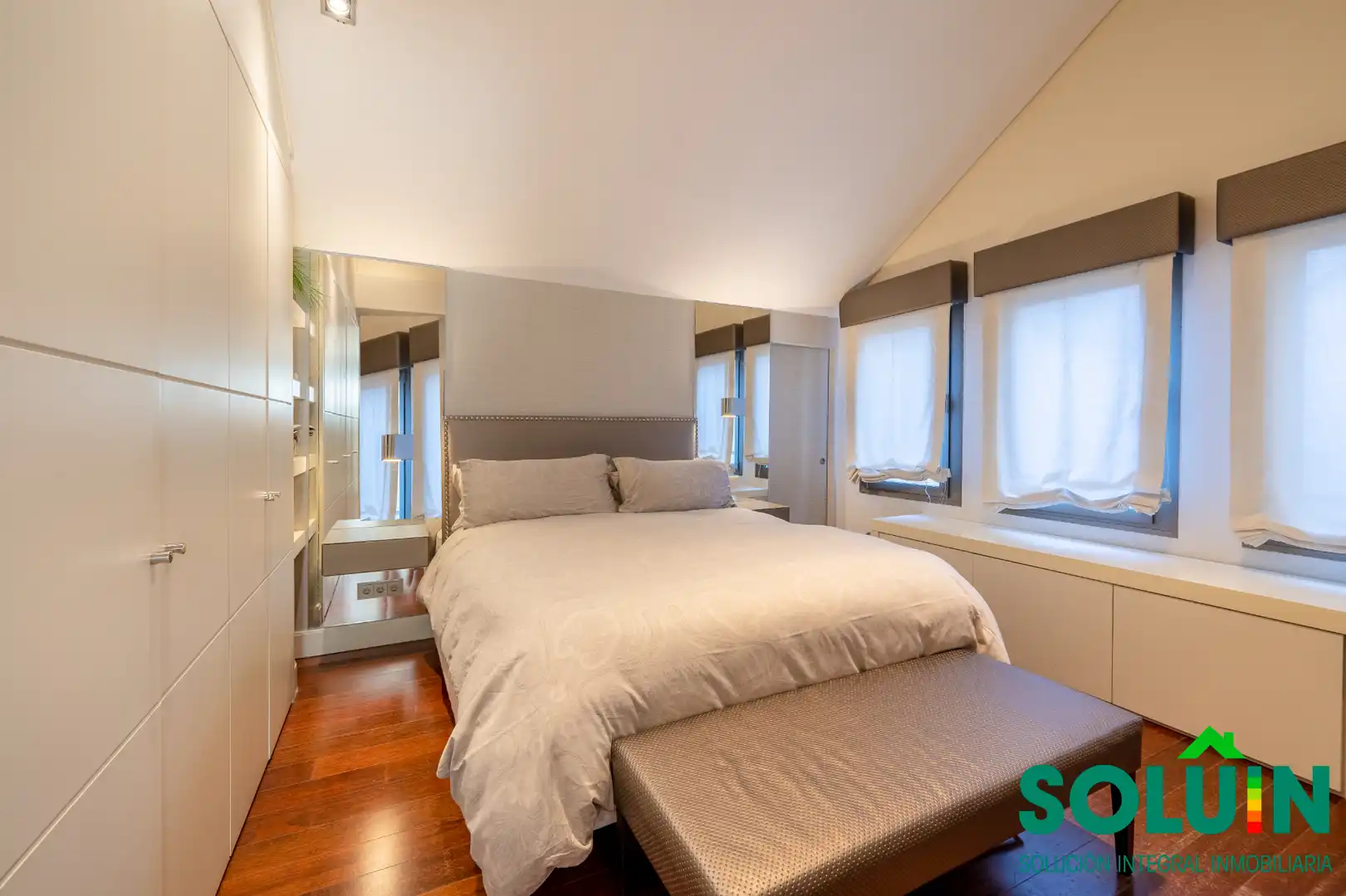 Bedroom of Houses for sale in Pozuelo de Alarcón  with Air Conditioner, Heating and Private garden