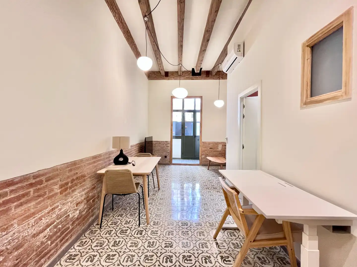 Study for rent in Barcelona  with Air Conditioner, Heating and Terrace