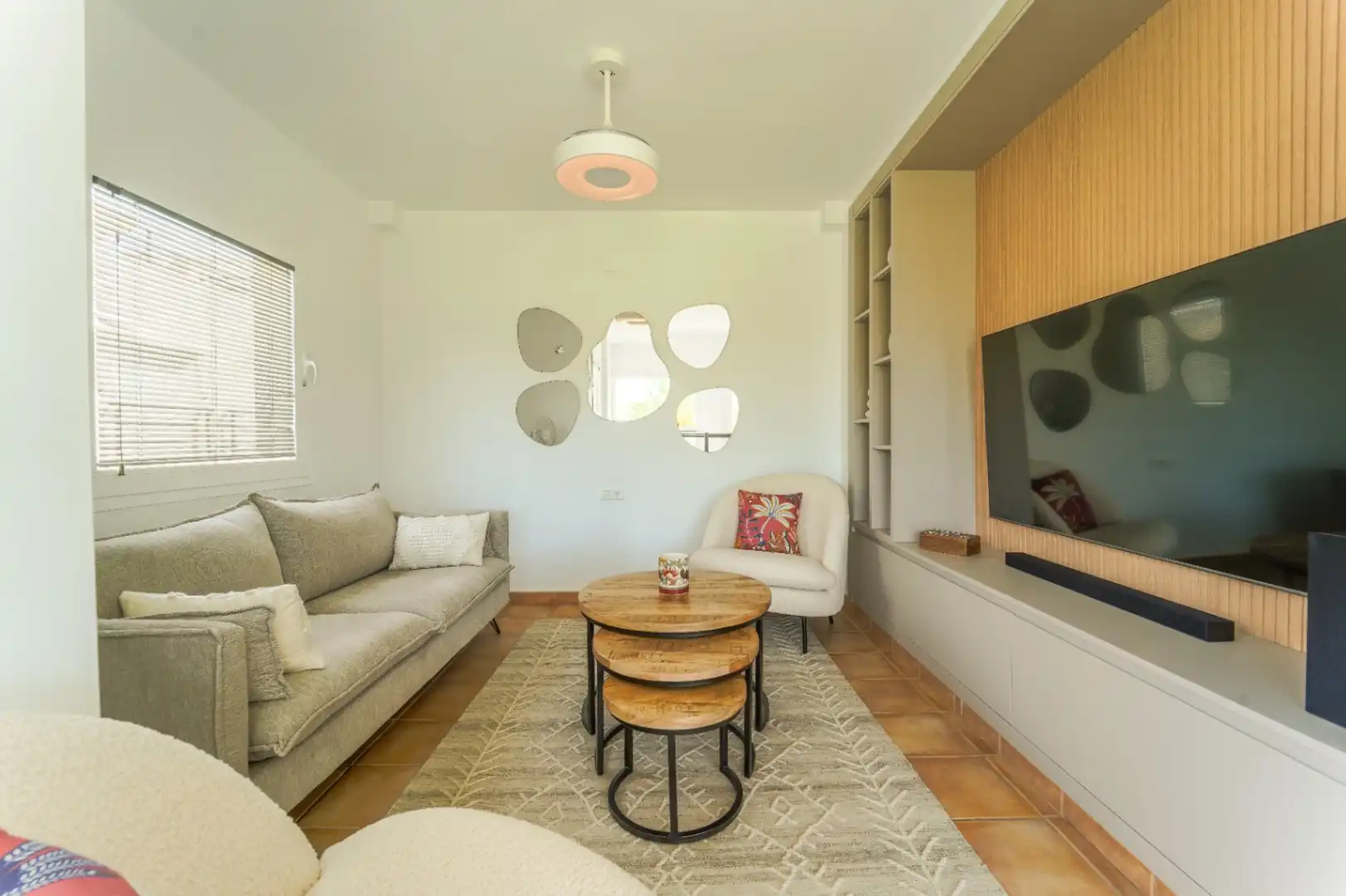 Wohnzimmer von Einfamilien-Reihenhaus zum Verkauf in L'Alfàs del Pi mit Klimaanlage, Heizung und Privatgarten