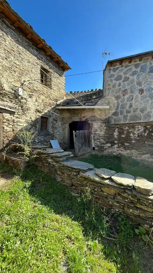 Vista exterior de Casa o xalet en venda en Campillo de Ranas