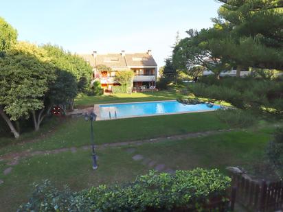 Piscina de Casa adosada en venda en Godella amb Aire condicionat i Terrassa