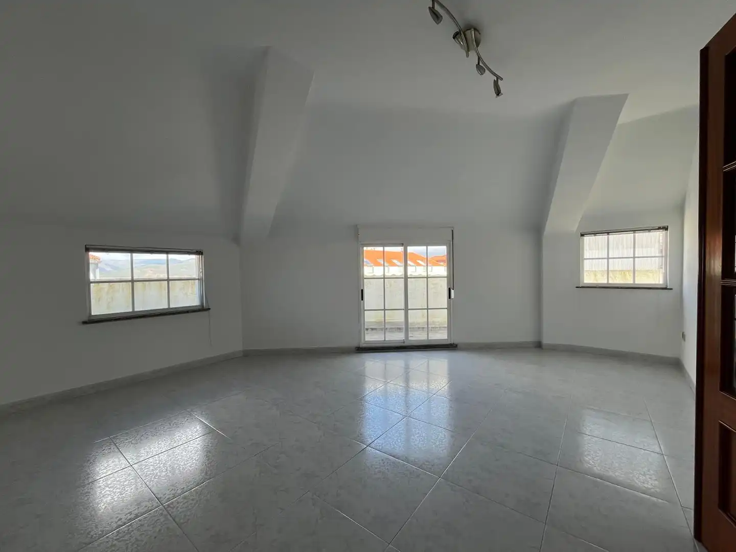 Wohnzimmer von Dachboden zum Verkauf in Porto do Son mit Terrasse und Abstellraum