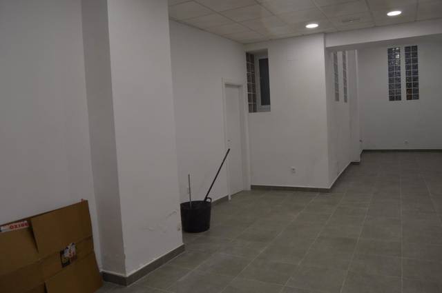 Local comercial en Alquiler en Calle Llano en Santa Cruz de la Zarza