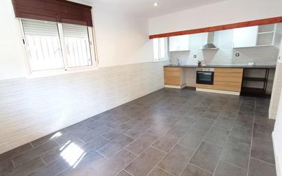 Kitchen of Planta baja for sale in Badalona