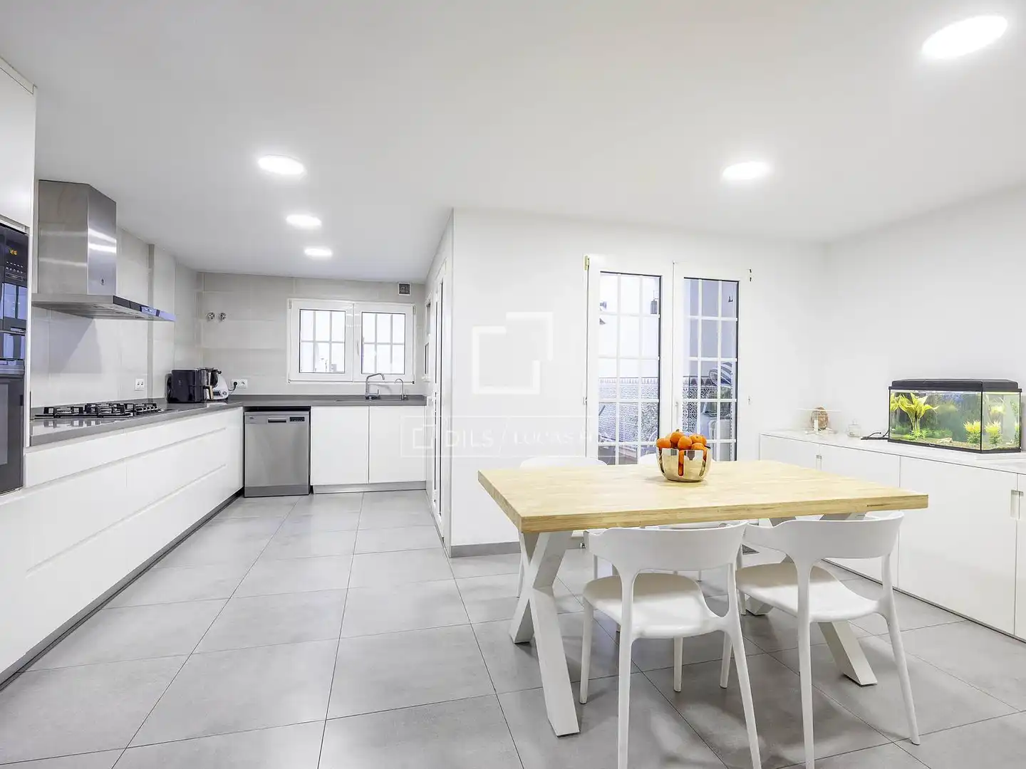 Cuina de Casa o xalet en venda en Riba-roja de Túria amb Aire condicionat, Calefacció i Terrassa