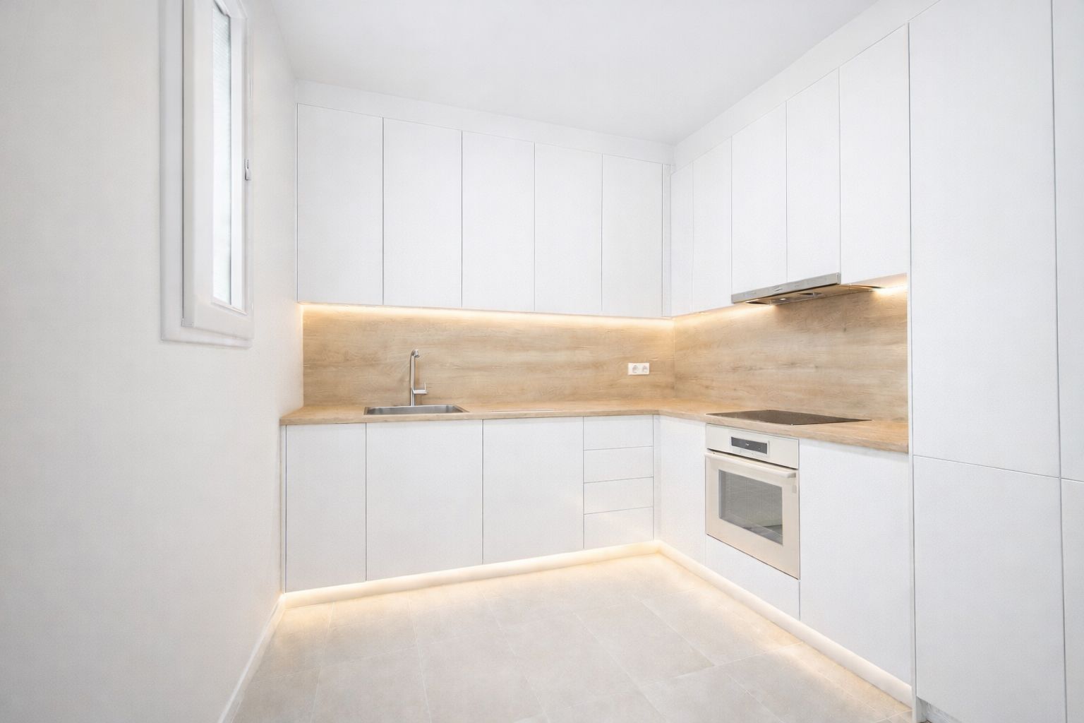 Piso en venta en Calle del Amparo, Embajadores - Lavapiés, Centro