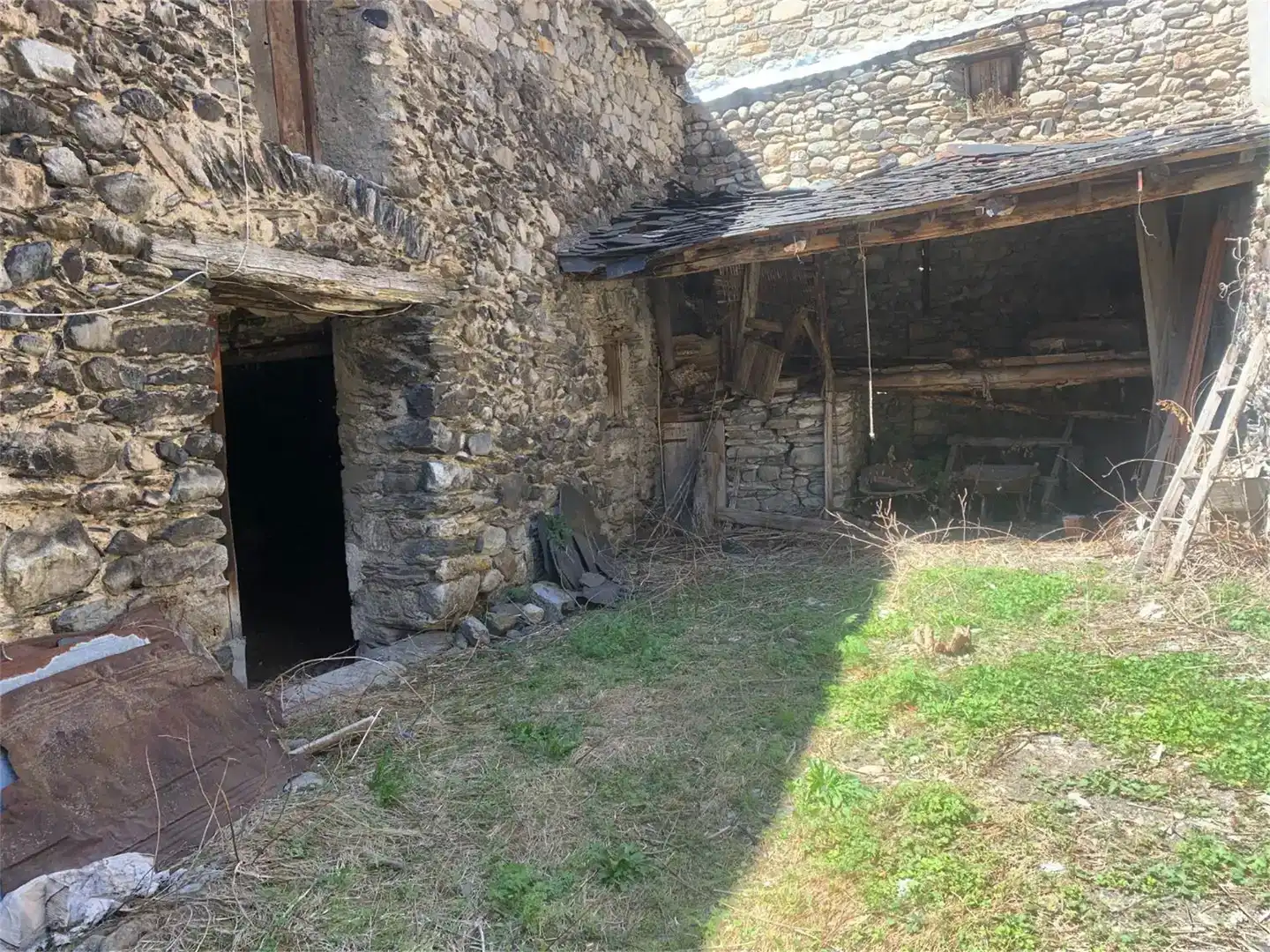 Vista exterior de Casa adosada en venta en Benasque