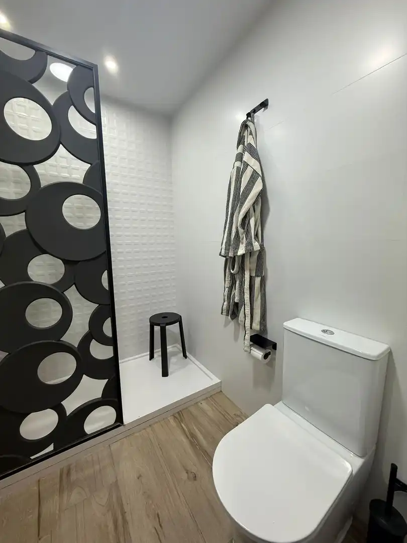 Baño de Piso de alquiler en Cádiz con Aire acondicionado, Calefacción y Terraza