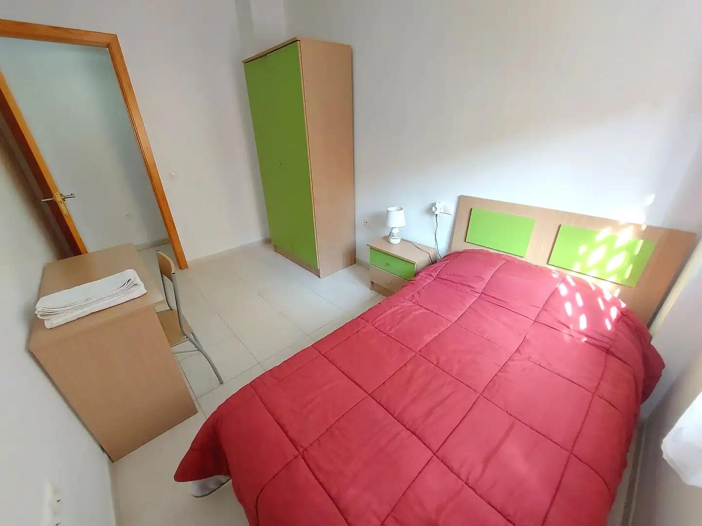 Habitación de Piso de alquiler en Viator con Amueblado, Horno y Lavadora