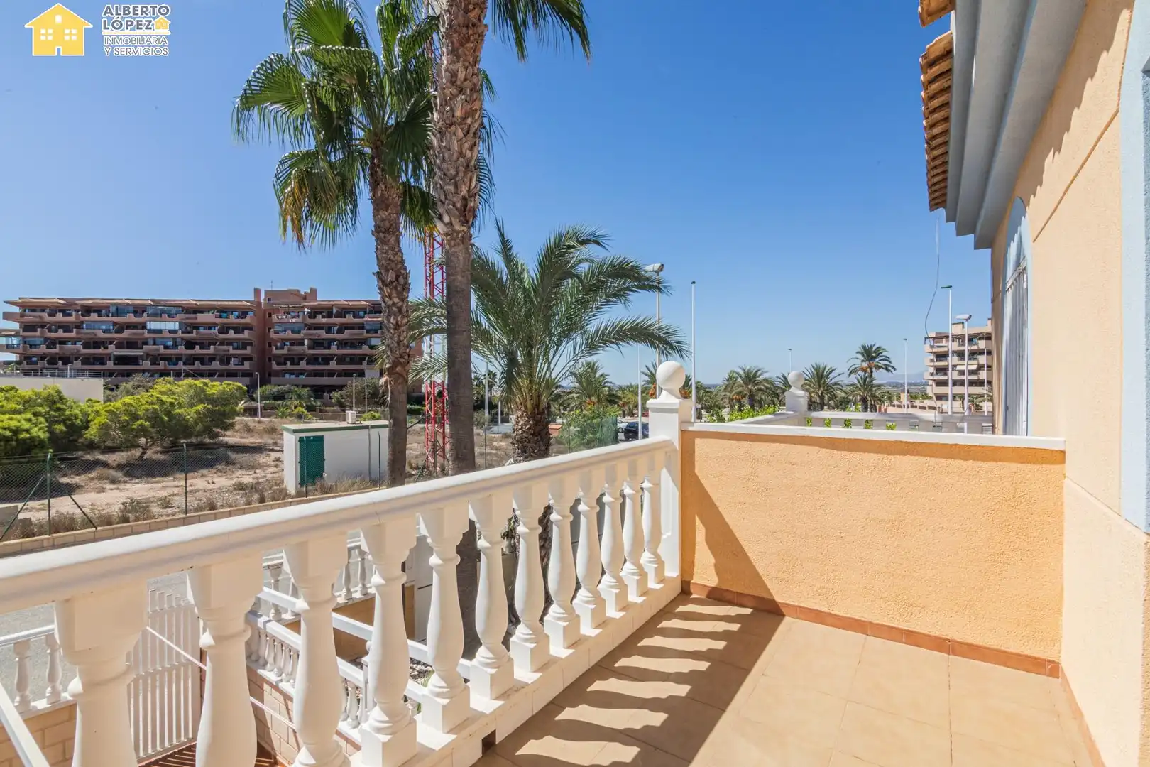 Bungalow with terrace for sale in Los Arenales del Sol, imagen 25