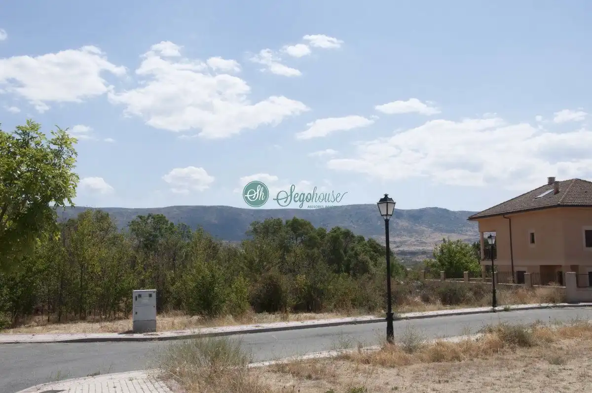Residential land for sale in Torrecaballeros, imagen 3