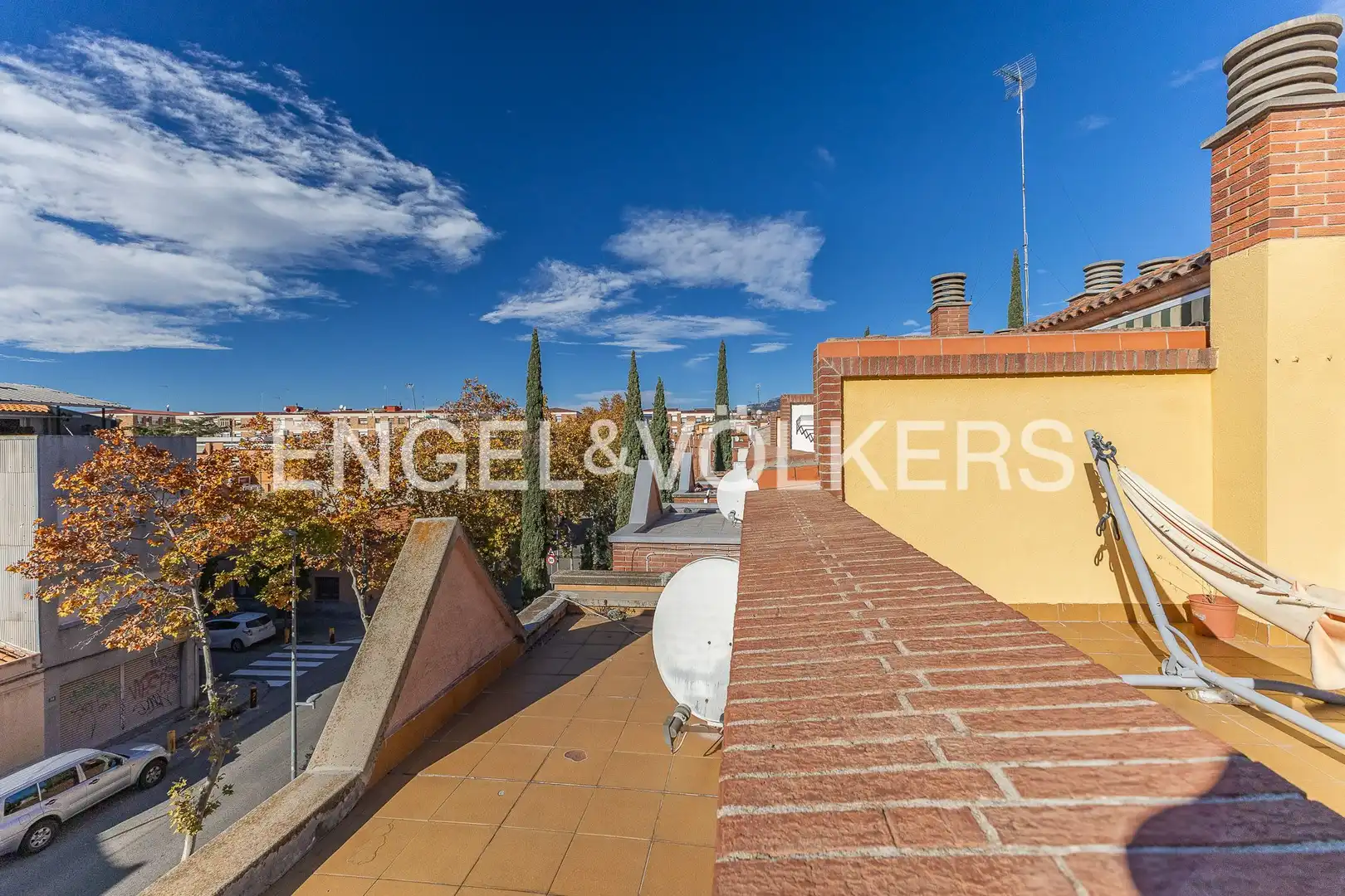 Vista exterior de Casa adosada en venda en Sabadell amb Aire condicionat, Calefacció i Jardí privat