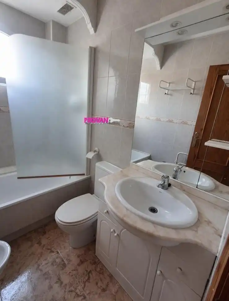 Bany de Casa o xalet en venda en Orihuela amb Terrassa, Traster i Piscina