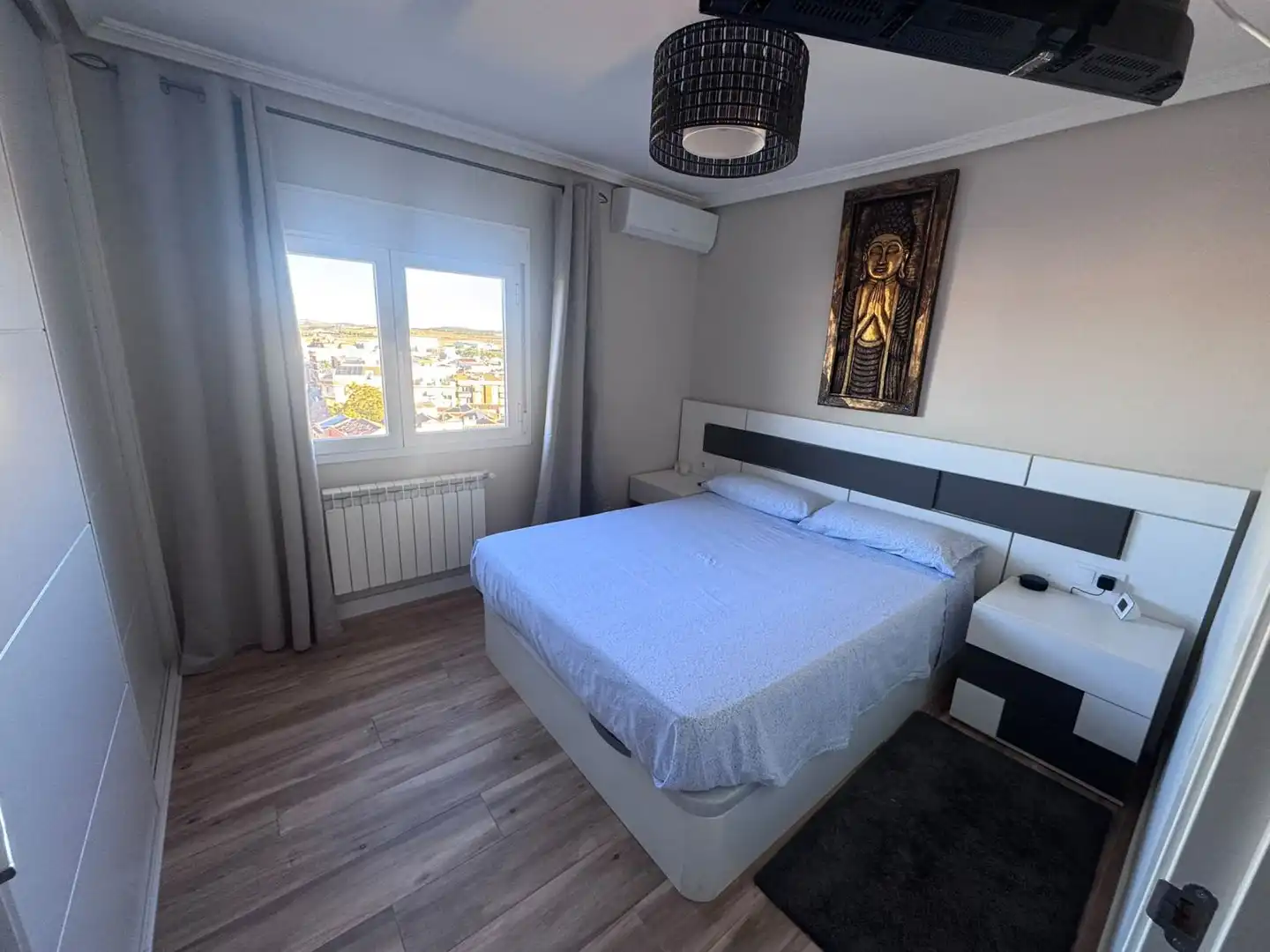 Habitación de Piso en venta en Valdepeñas con Aire acondicionado, Calefacción y Terraza