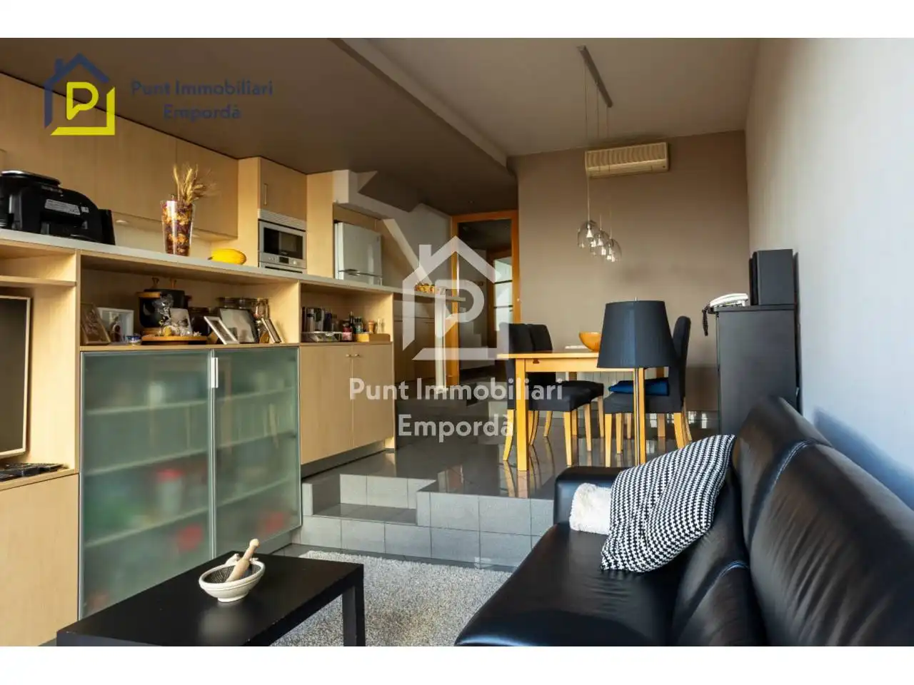 Exterior view of Houses for sale in Figueres  with Air Conditioner, Heating and Private garden