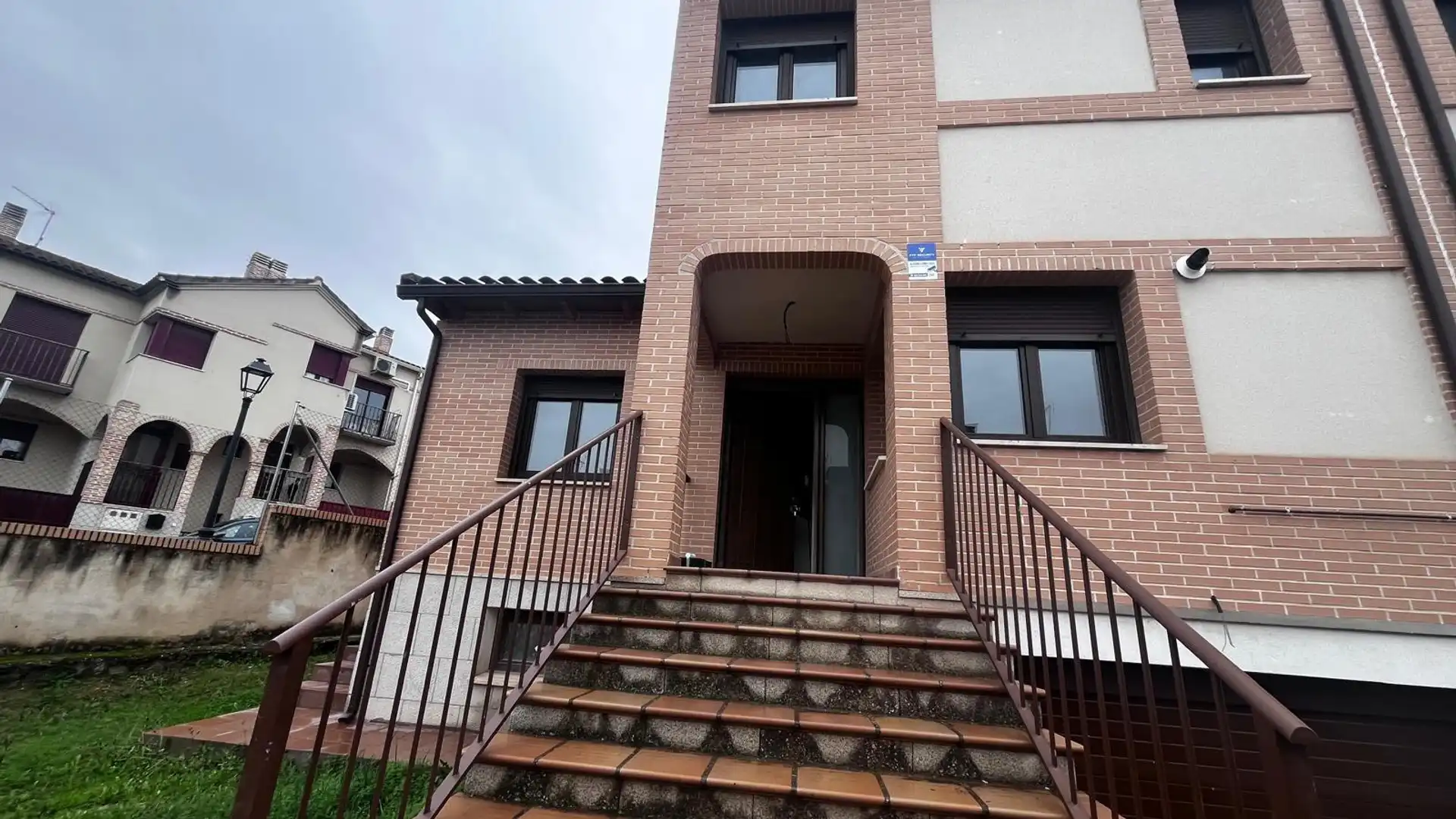 Exterior view of Single-family semi-detached for sale in Villaluenga de la Sagra
