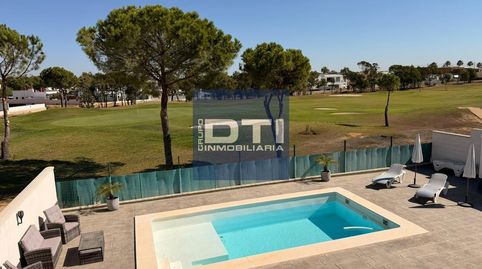Chalet en venta o alquiler con piscina y vistas al campo de golf en La Monacilla, Aljaraque, image 3