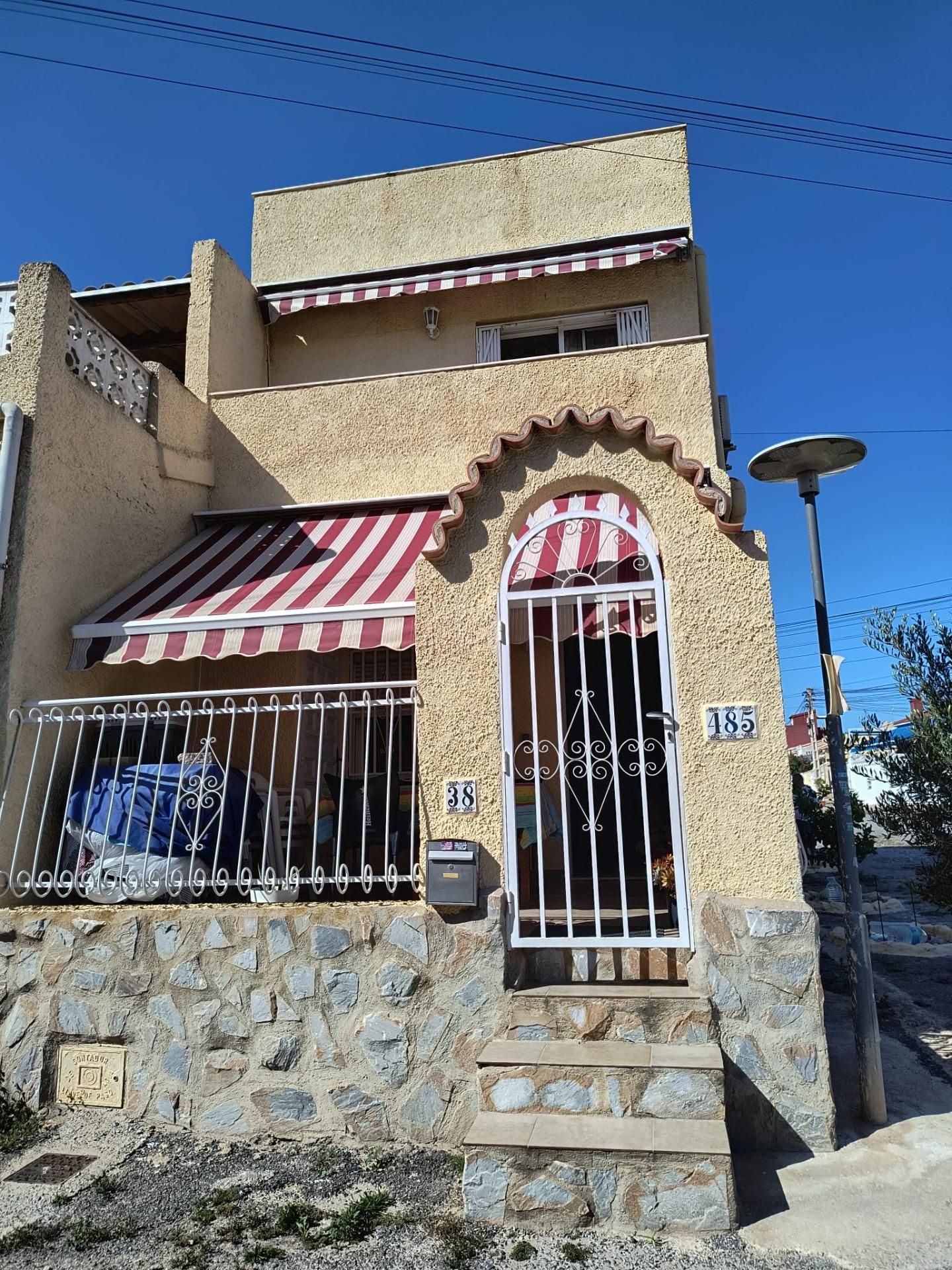 Vista exterior de Casa adosada de lloguer en San Fulgencio amb Aire condicionat, Terrassa i Balcó