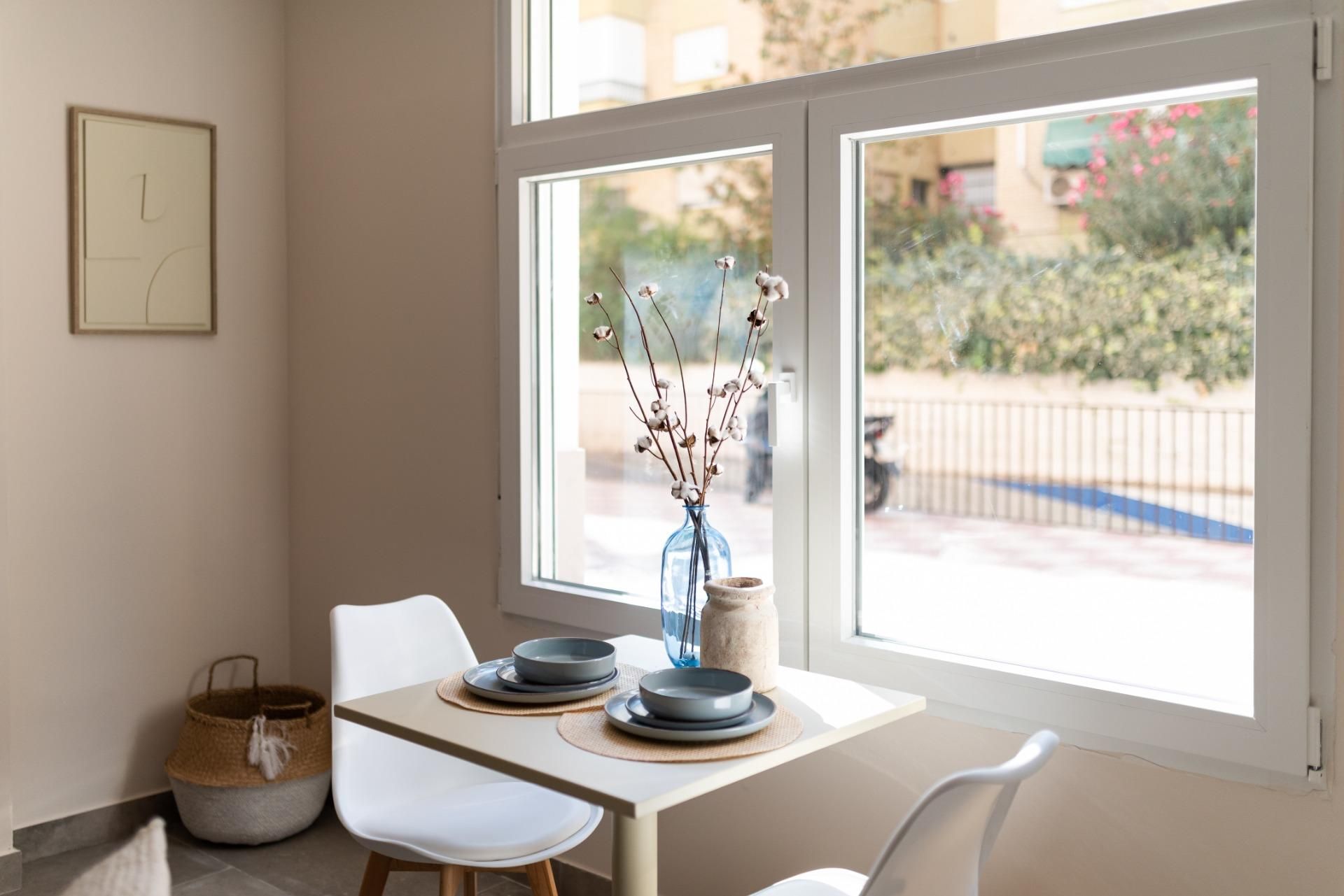 Menjador de Pis en venda en  Granada Capital amb Aire condicionat i Moblat