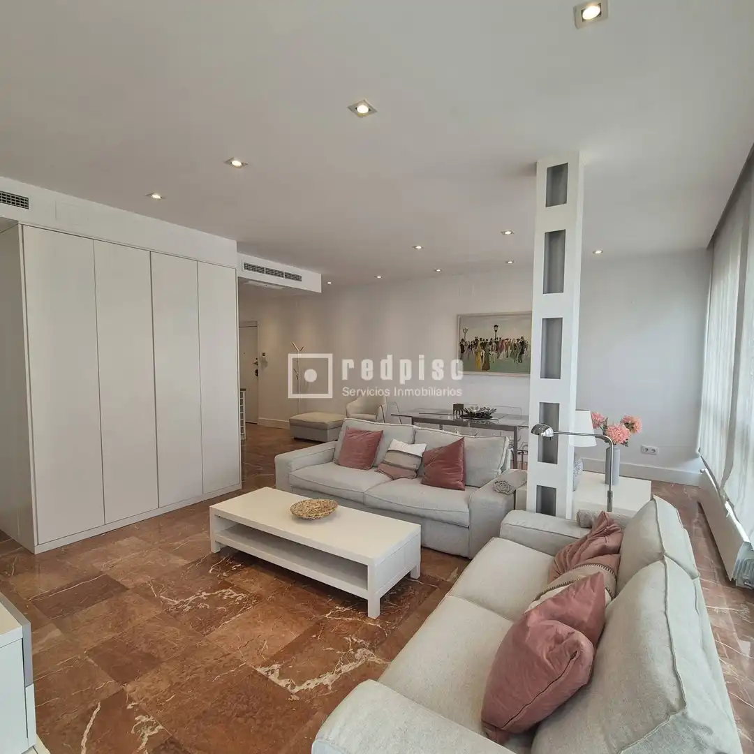Living room of Flat for rent in Sevilla  with Air Conditioner, Terrace and Storage room