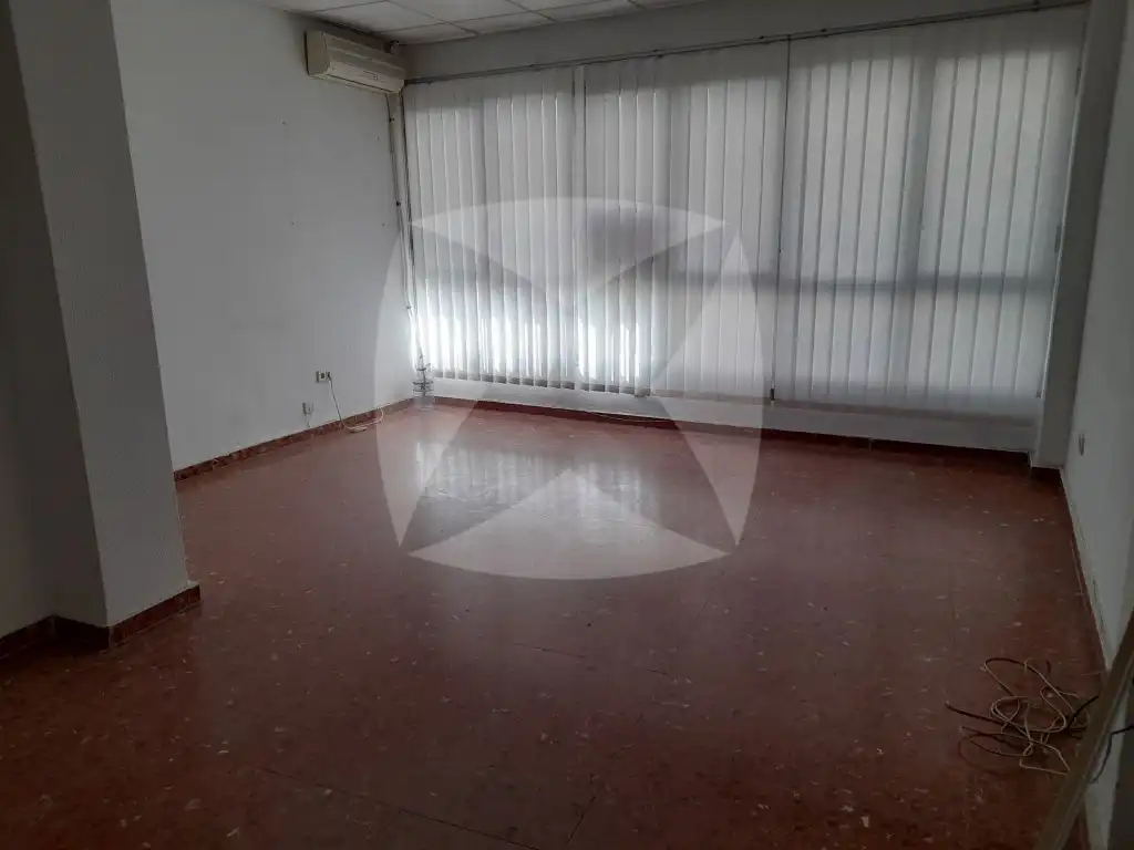 Office space with lift to rent in C. Francisco Pizarro, 8, imagen 3